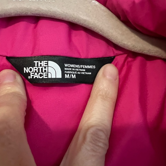 Women’s Northface Quilted Jacket - Picture 3 of 5